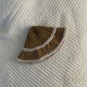 So cute, faux fur hat!